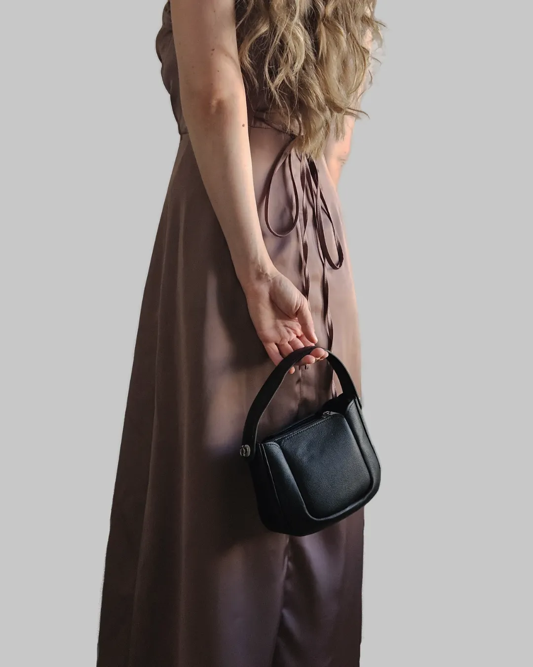 ALVA – Lille håndtaske og crossbody i ægte læder | Sort