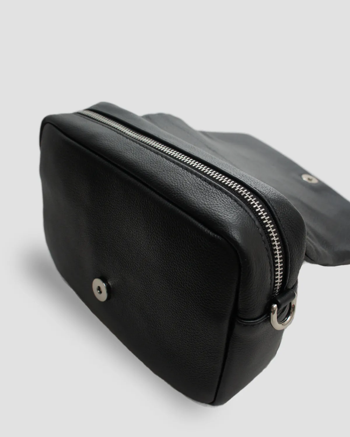 ASTRID – Quiltet crossbody i ægte læder | Sort