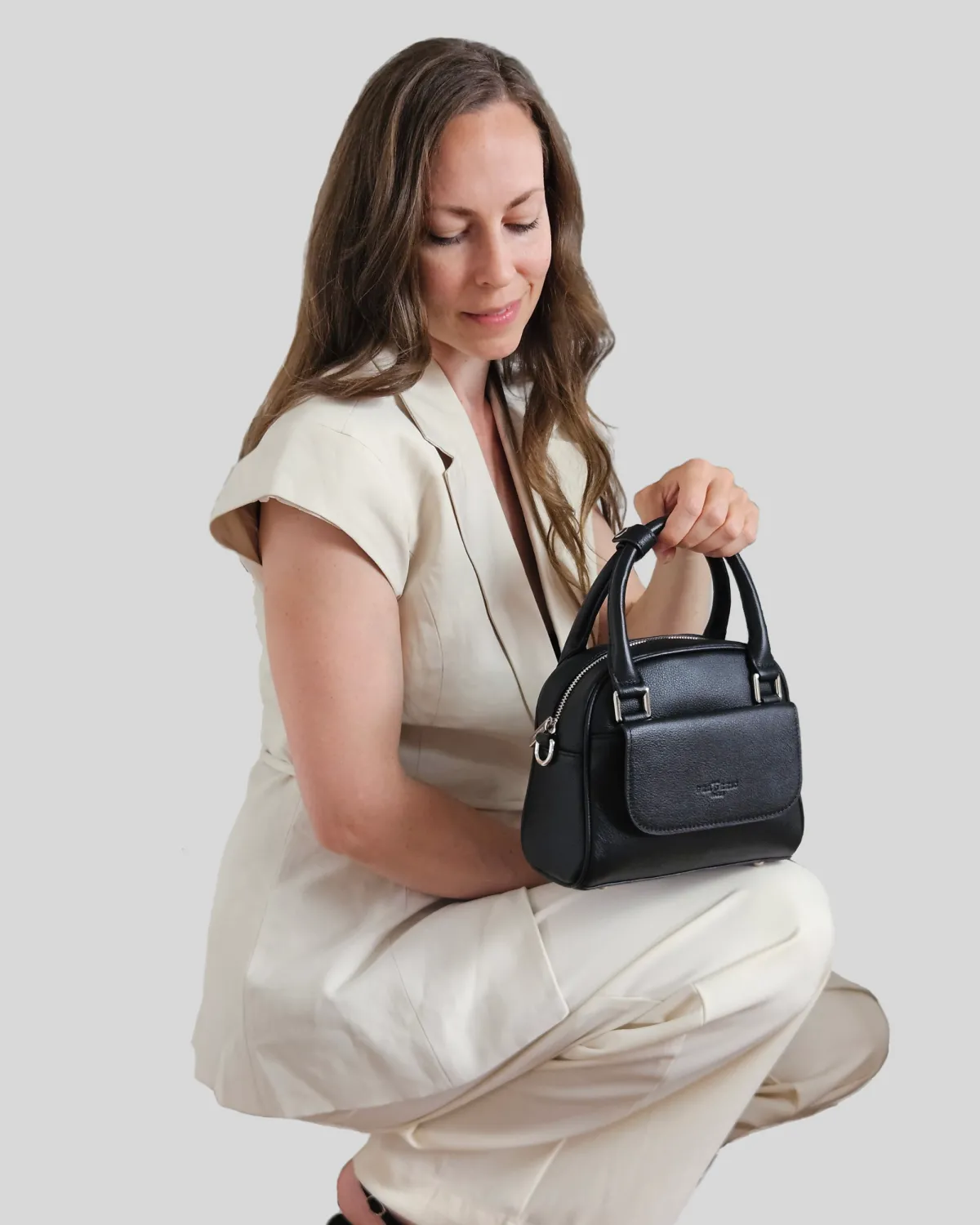 EMMA – Kompakt håndtaske & crossbody | Sort