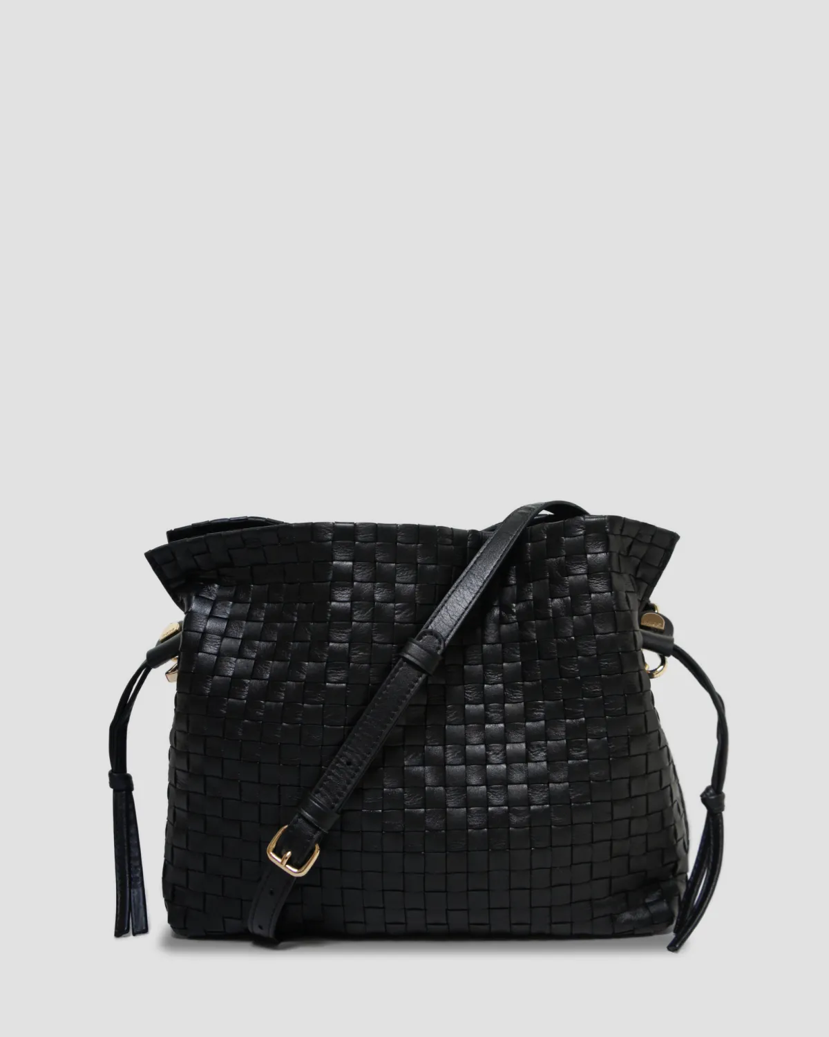 LEONORA – Håndflettet bucket-taske i full grain kalveskind | Sort