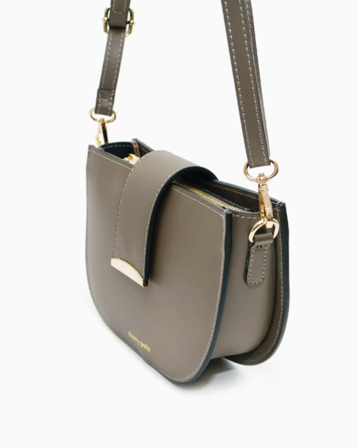 AMELIE – Crossbody-taske i glat læder med gyldne detaljer | Mørk taupe