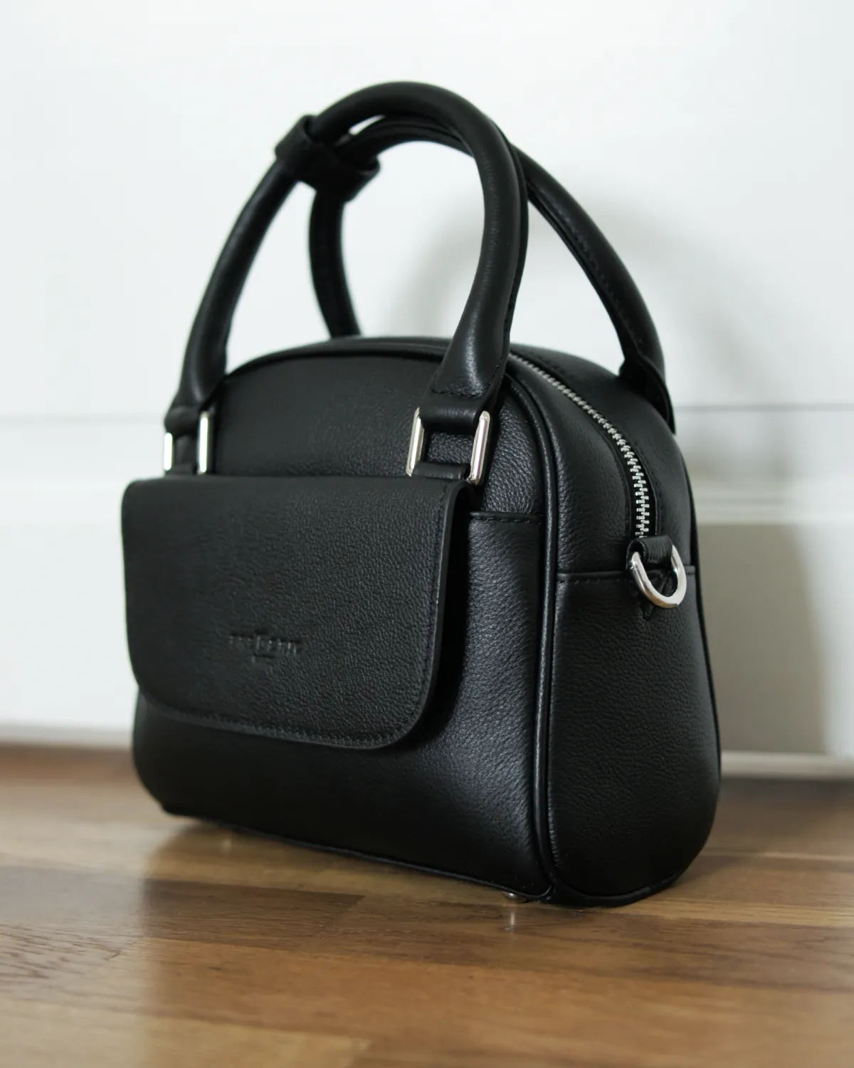 EMMA – Kompakt håndtaske & crossbody | Sort