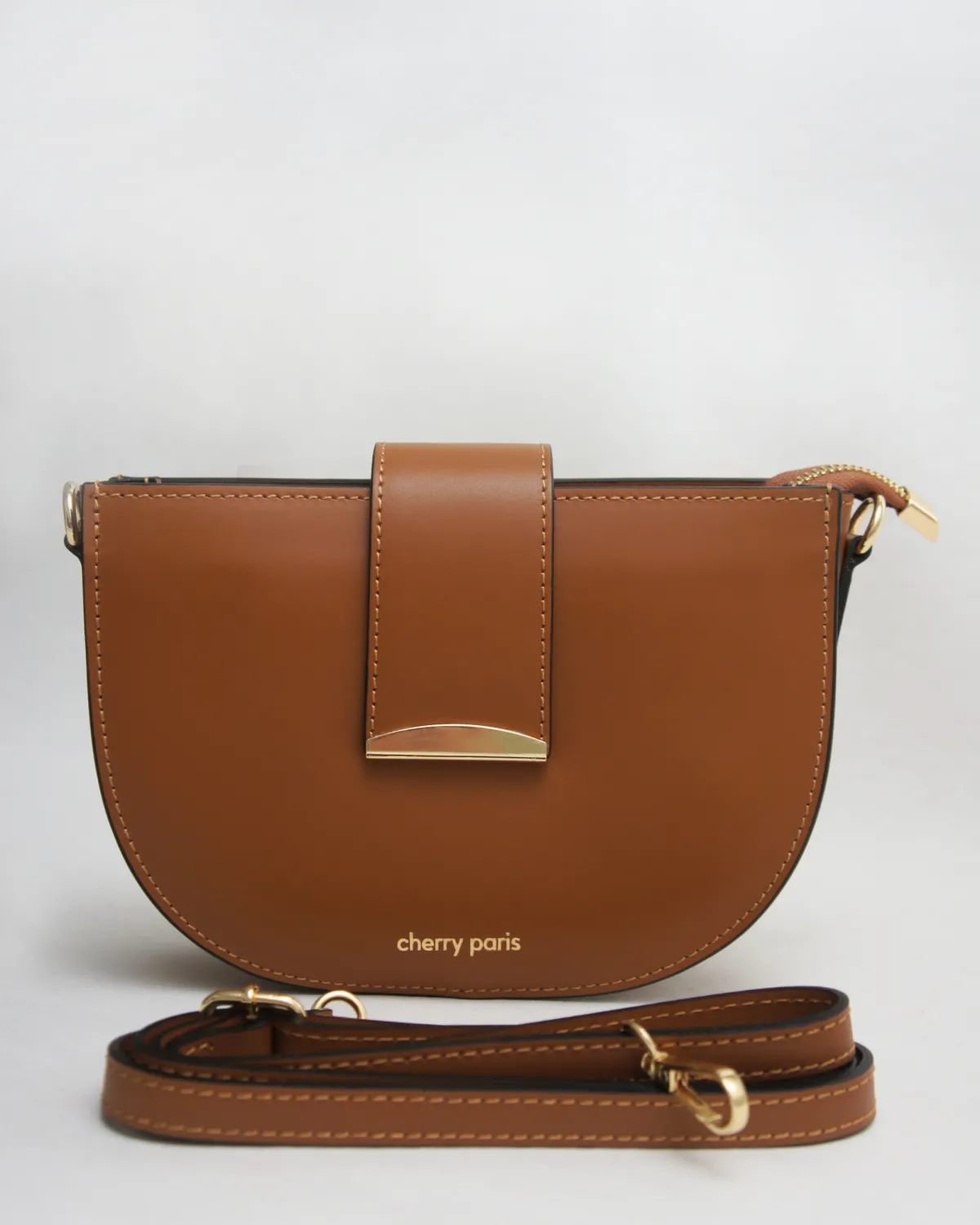 AMELIE – Crossbody-taske i glat læder med gyldne detaljer | Camel